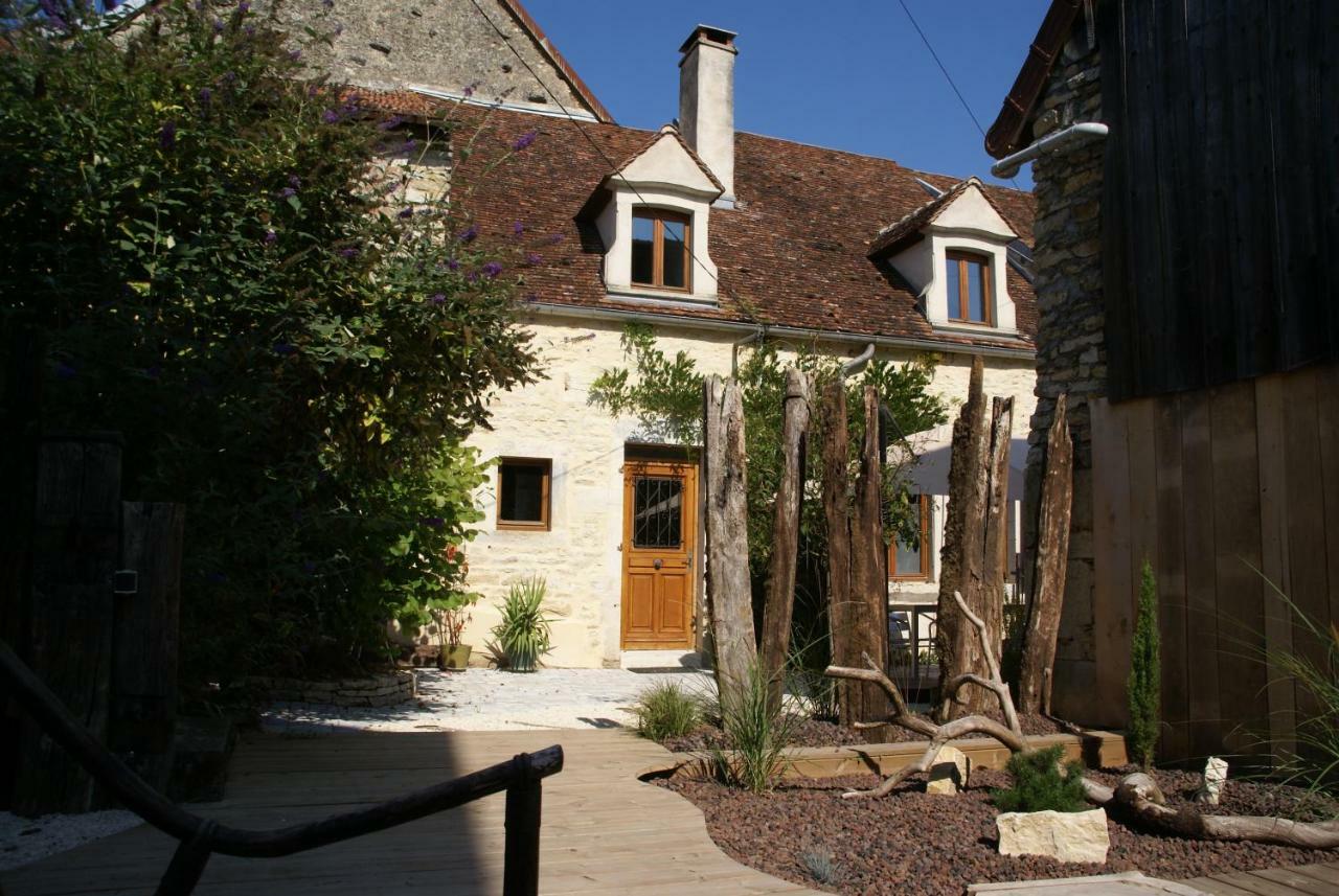 Gite Des Remparts Bèze Exterior foto